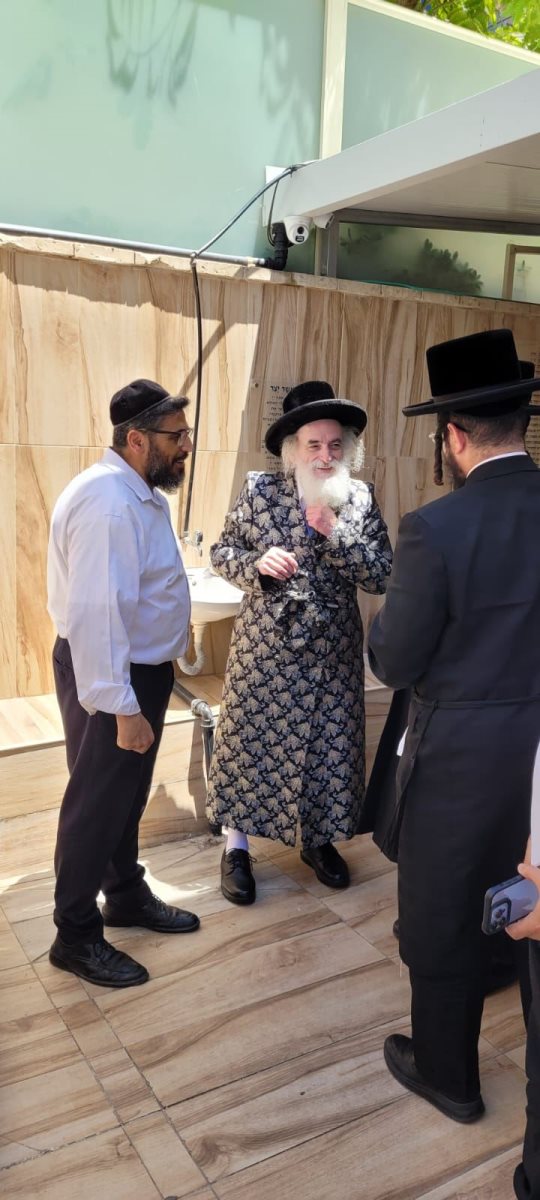 משה נגאטי עם הרבי מויזניץ. מ.נ