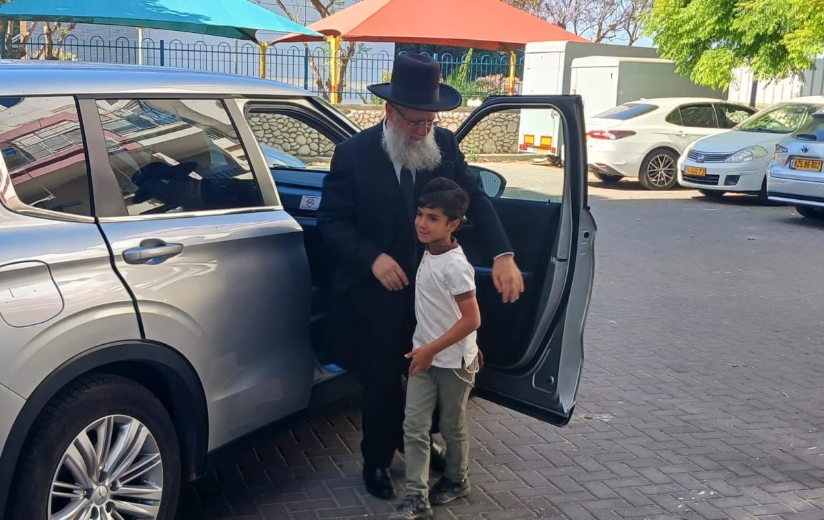 הגרי יוסף בהגיעו לעיר בערב שבת. א&#39; מיכאלי