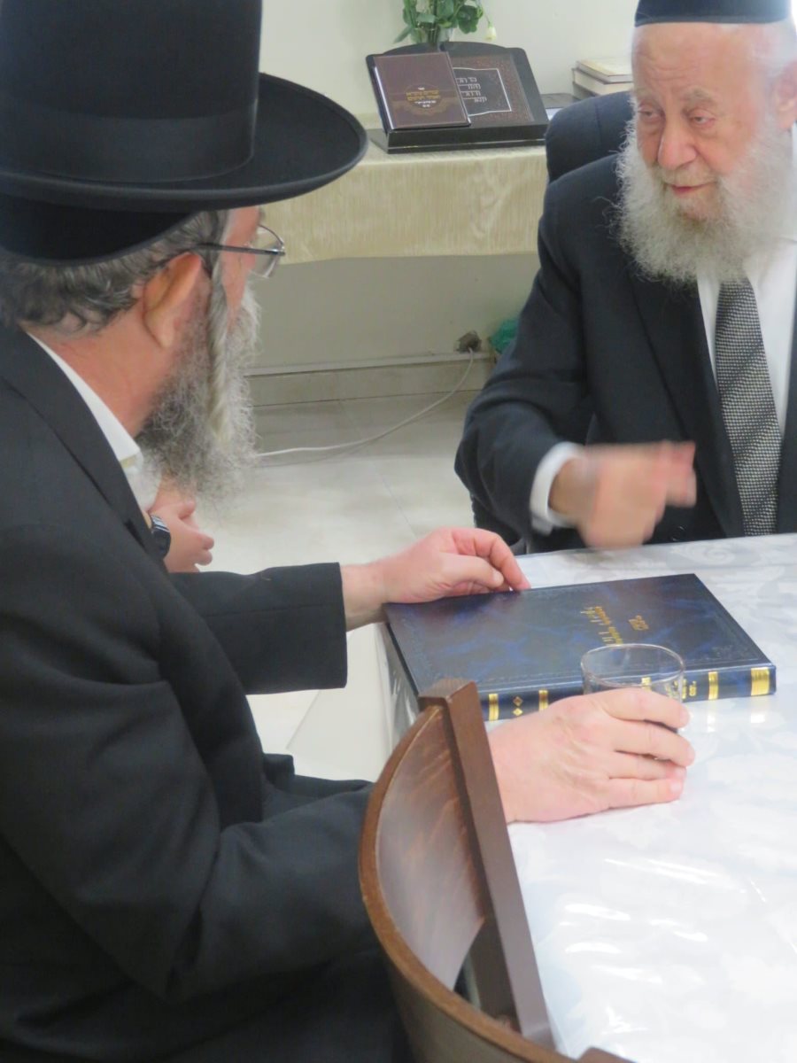 הגריב שרייבר עם הגרי שיינין שליטא. המשפחה