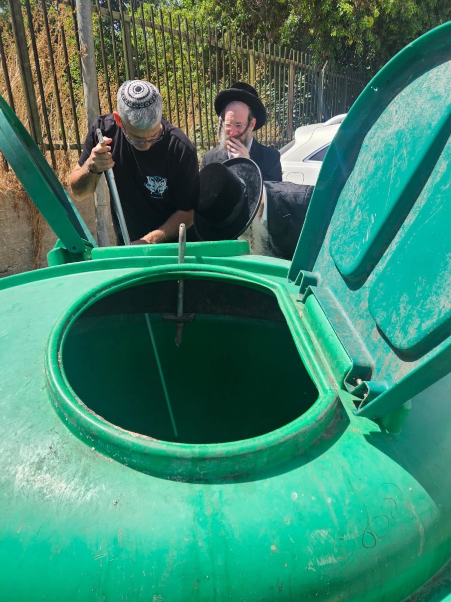 האדמור ברגע מציאת המשניות. מינהלת רובע ח&#39;