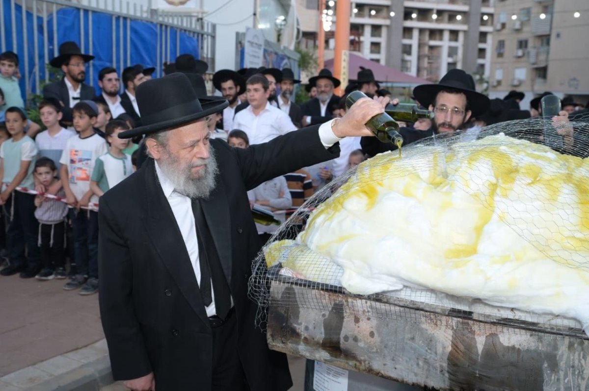 הגרש גבאי בהדלקה. א&#39; מיכאלי