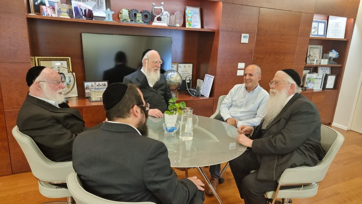 באדבות המצלם