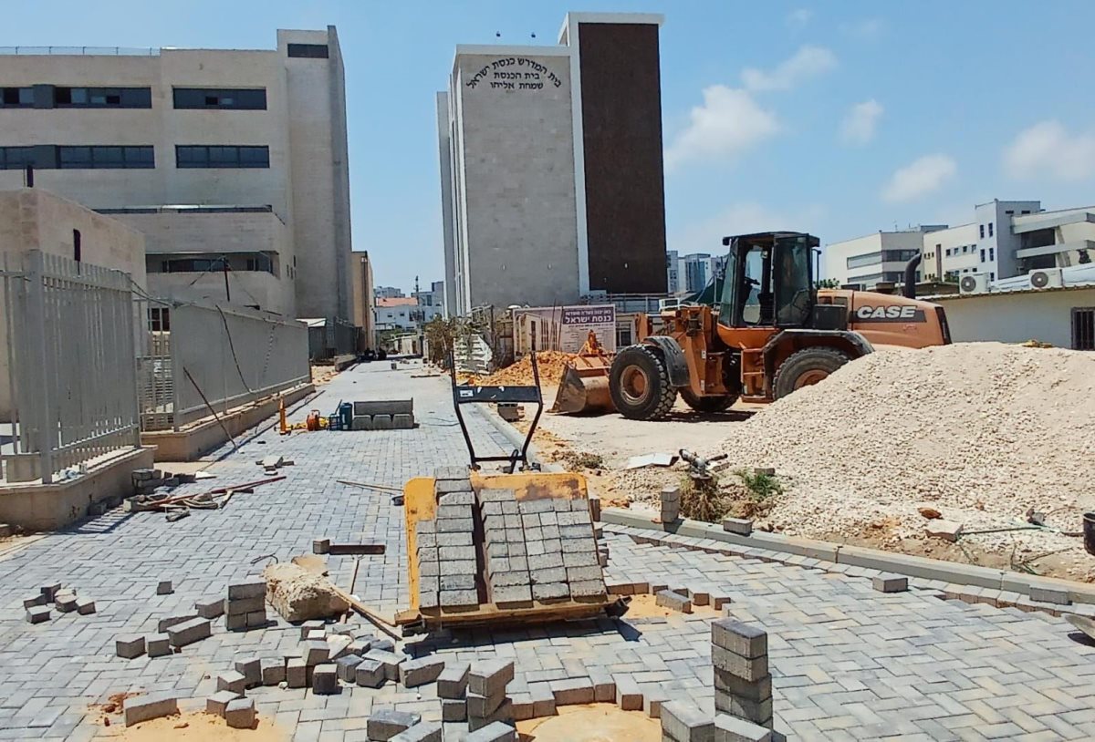 עבודות הפיתוח סביב ביהכ כנסת ישראל. מ. מיכאלי