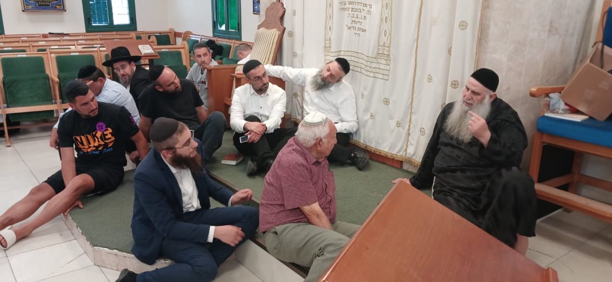 רבי מאיר אבוחצירא בתיקון חצות. מ. מיכאלי