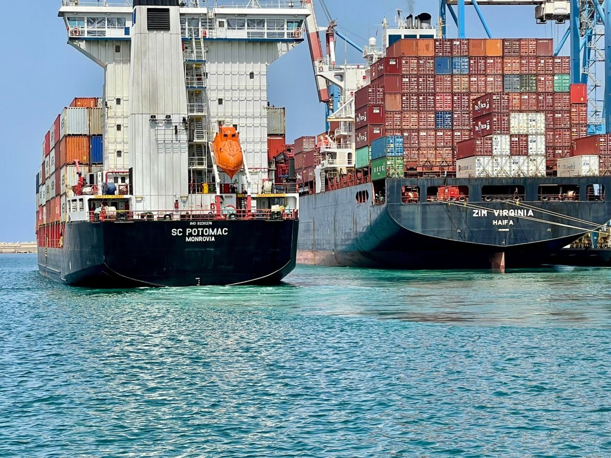 נמל אשדוד. מני בן הרוש