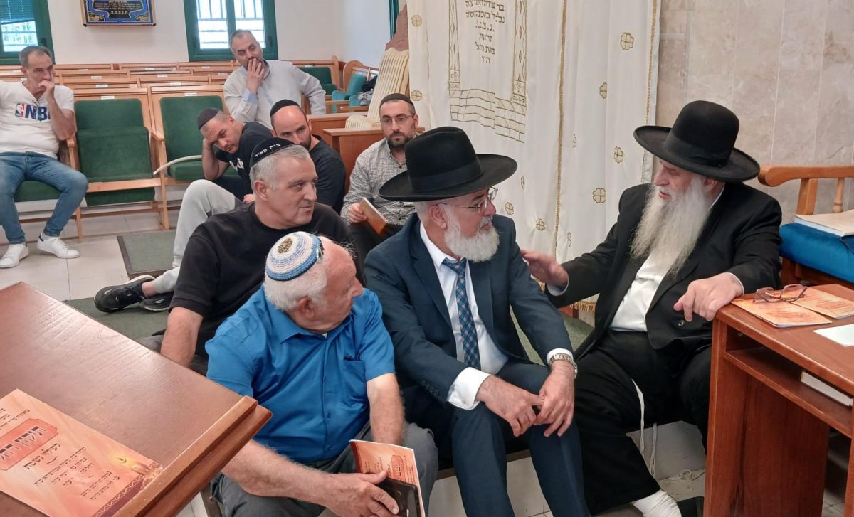 הרב דהן עם רבי מאיר אבוחצירא. מ. מיכאלי