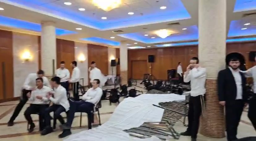 בחורי הישיבה פוצצו את הכנס