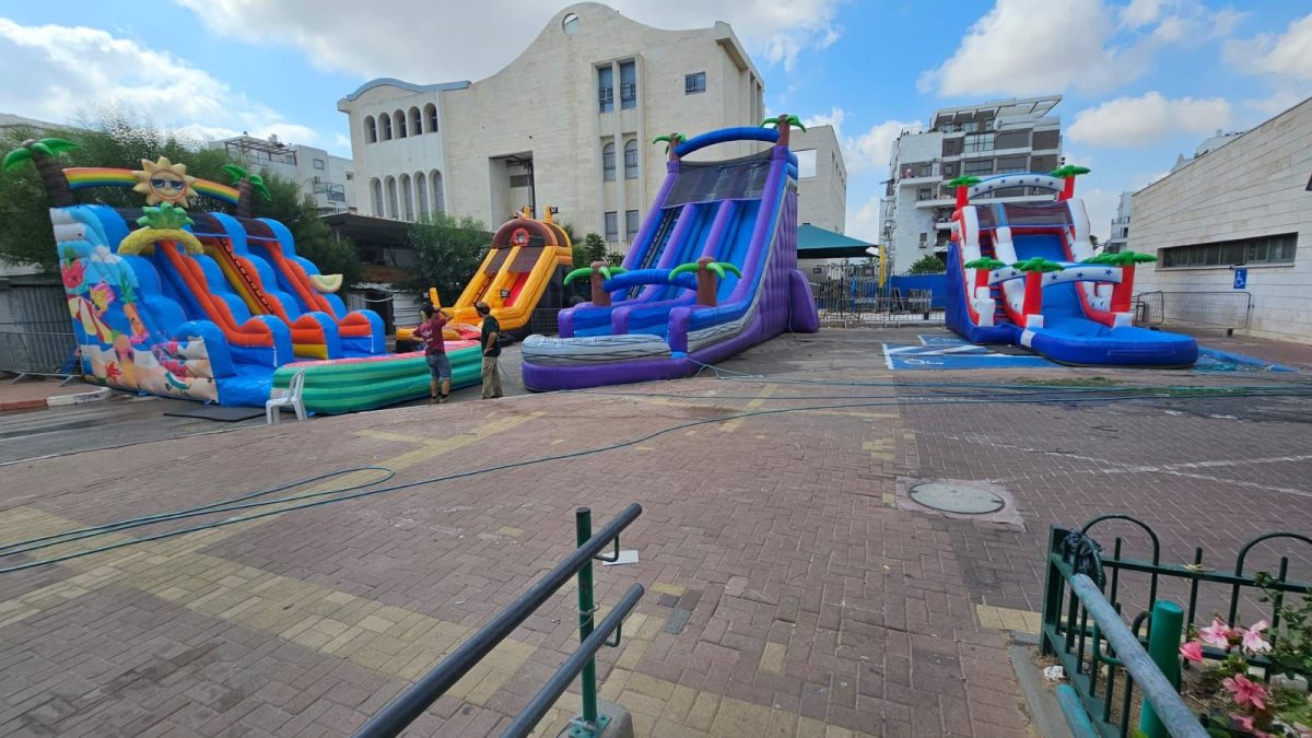 מתנפחים בבית מלכה. מעגלים