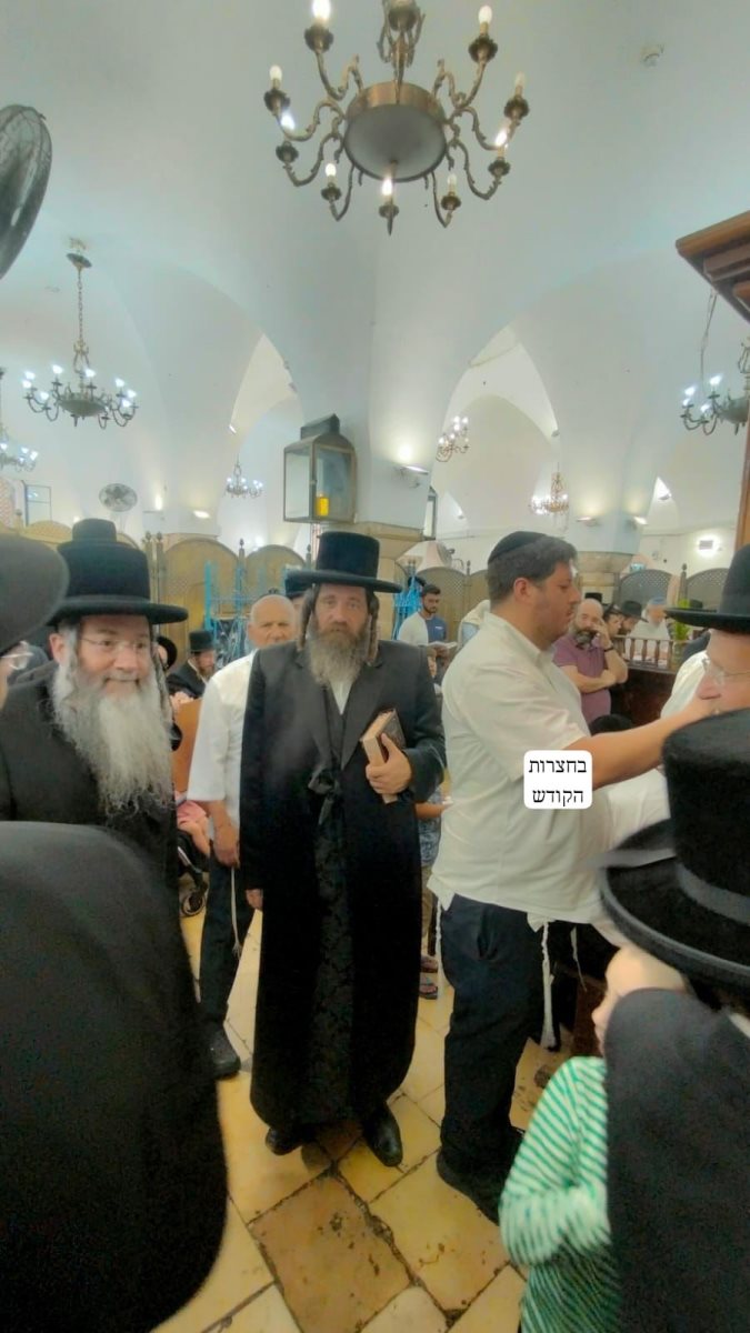 האדמור מפיטסבורג במירון. בחצרות הקודש