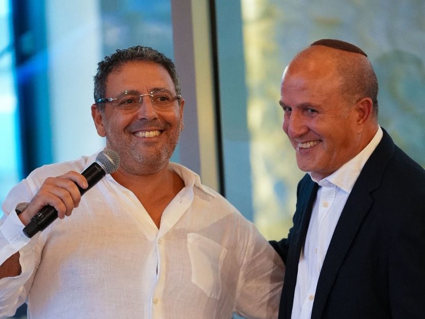 ראש העיר יחיאל לסרי וצחי אבו - הסולחה