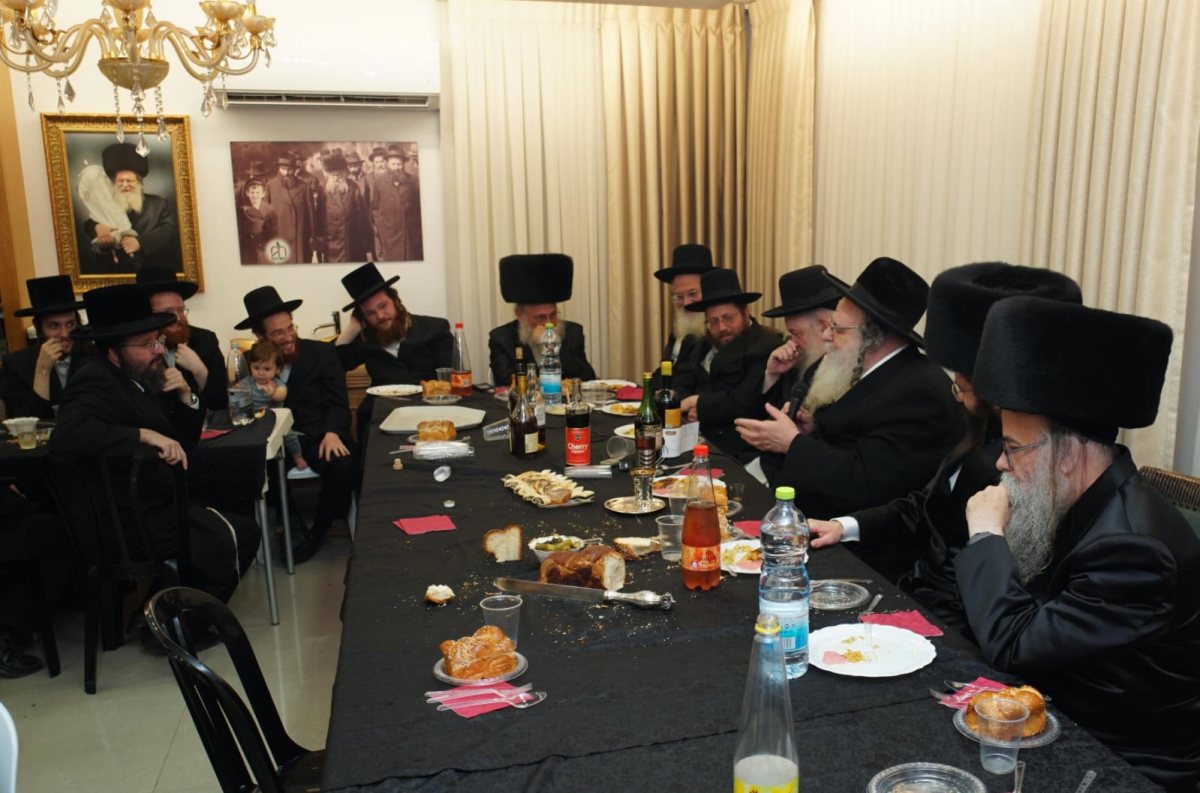 ראש הישיבה הגרש אלתר בשבע ברכות. המצלם