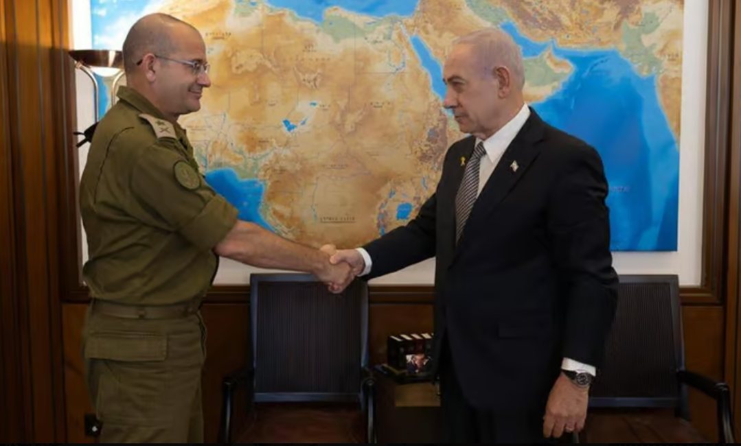 רומן גופמן לצד נתניהו (צילום: דוברות ראש הממשלה)