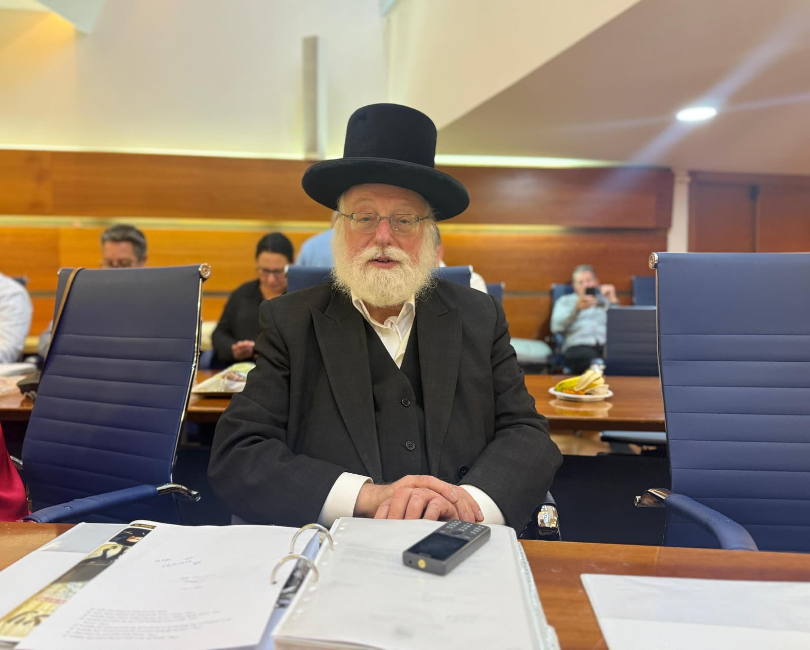 הרב וובר במועצת העיר