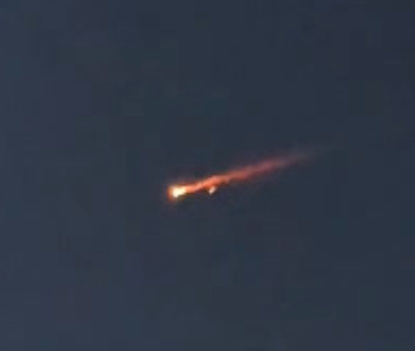 שברי יירוט כפי שצולמו מאיזור התעשייה הצפוני (צילום: א. ליברמן)