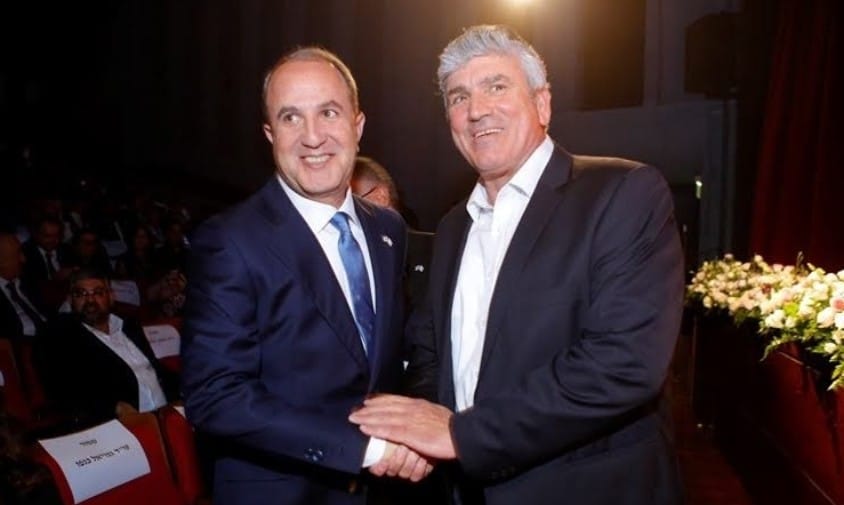 שיתוף פעולה הדוק. כאן דרום