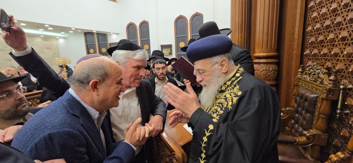 לסרי ואמסלם עם הגרי יוסף. המצלם