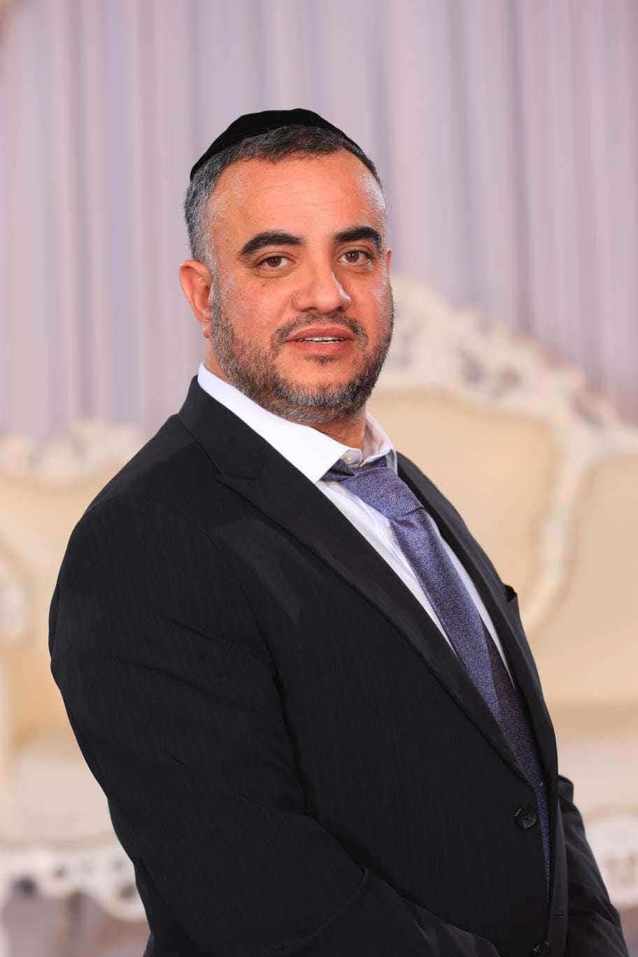 המטרה - לסייע לאחרים להתפרנס. שמואל אוחנה, מנהל מרכז 'כיוון'. אלבום פרטי