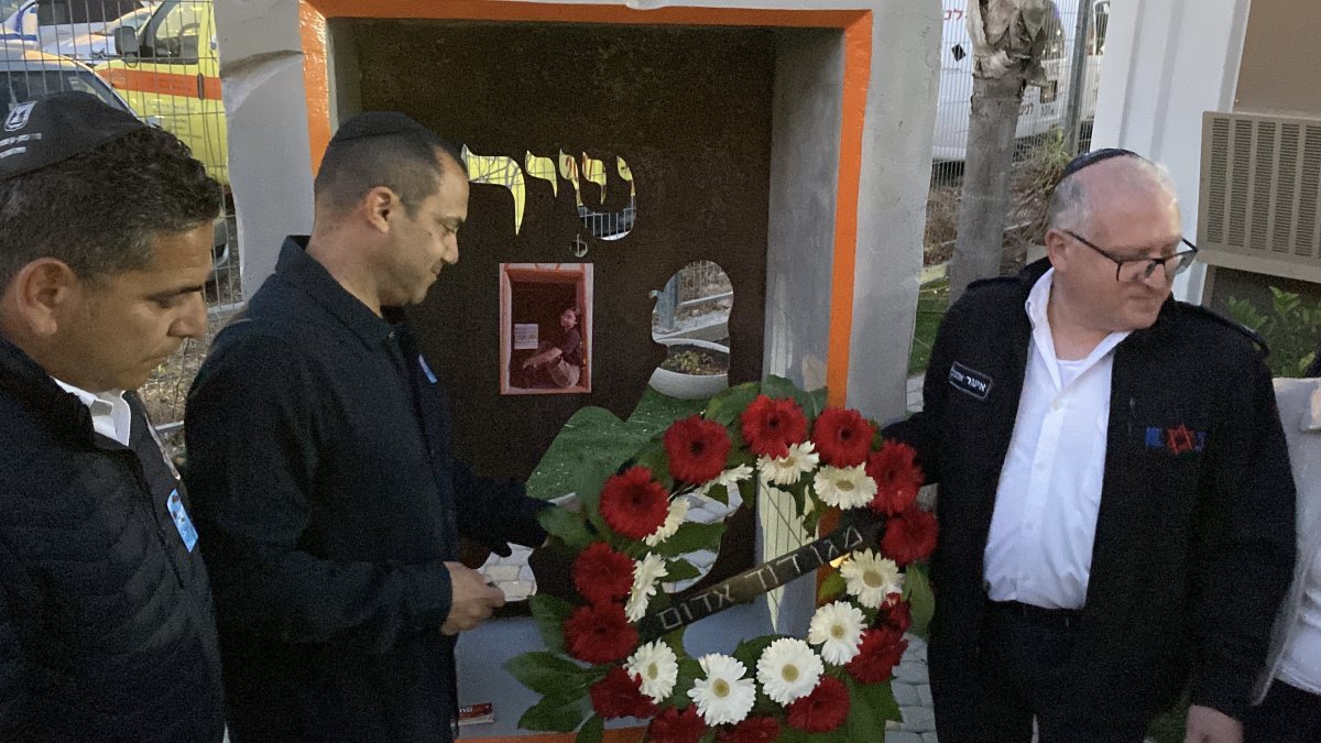 טקס זיכרון לזכרה בתחנת מד&quot;א אשדוד