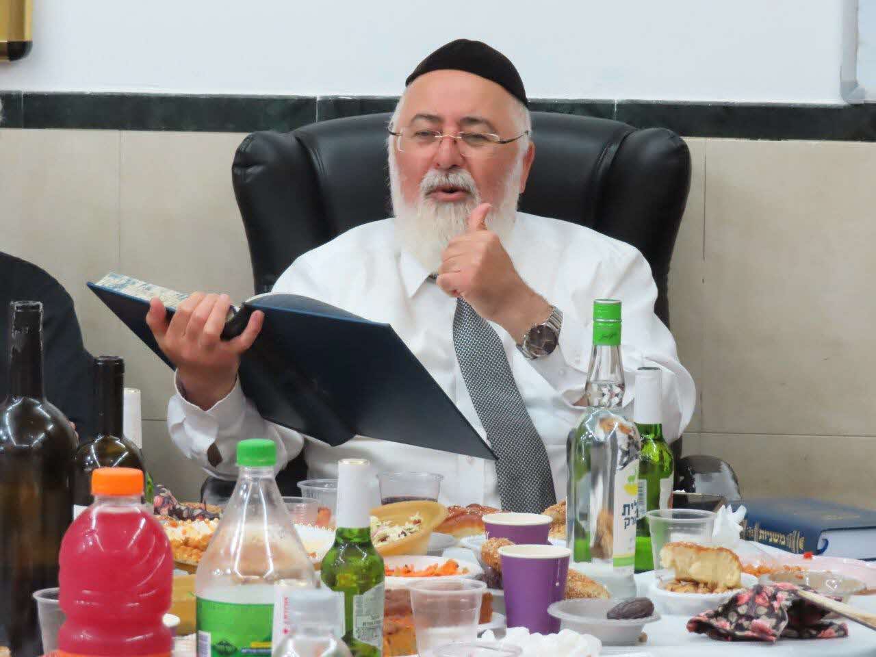 הרב עובדיה דהן בשיעור. א&#39; מיכאלי