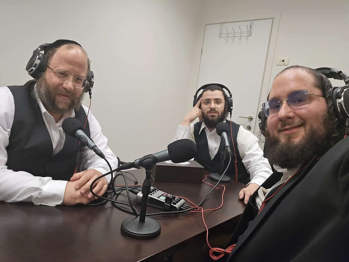 חולקים ידע, עם יעקב רייניץ בהקלטת הפודקאסט