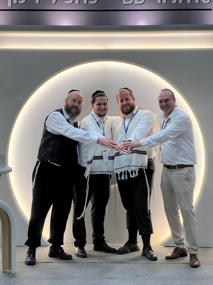 גנבו את ההצגה. בסט דקור