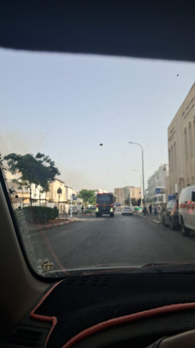 כוחות הכיבוי שועטים למקום השריפה