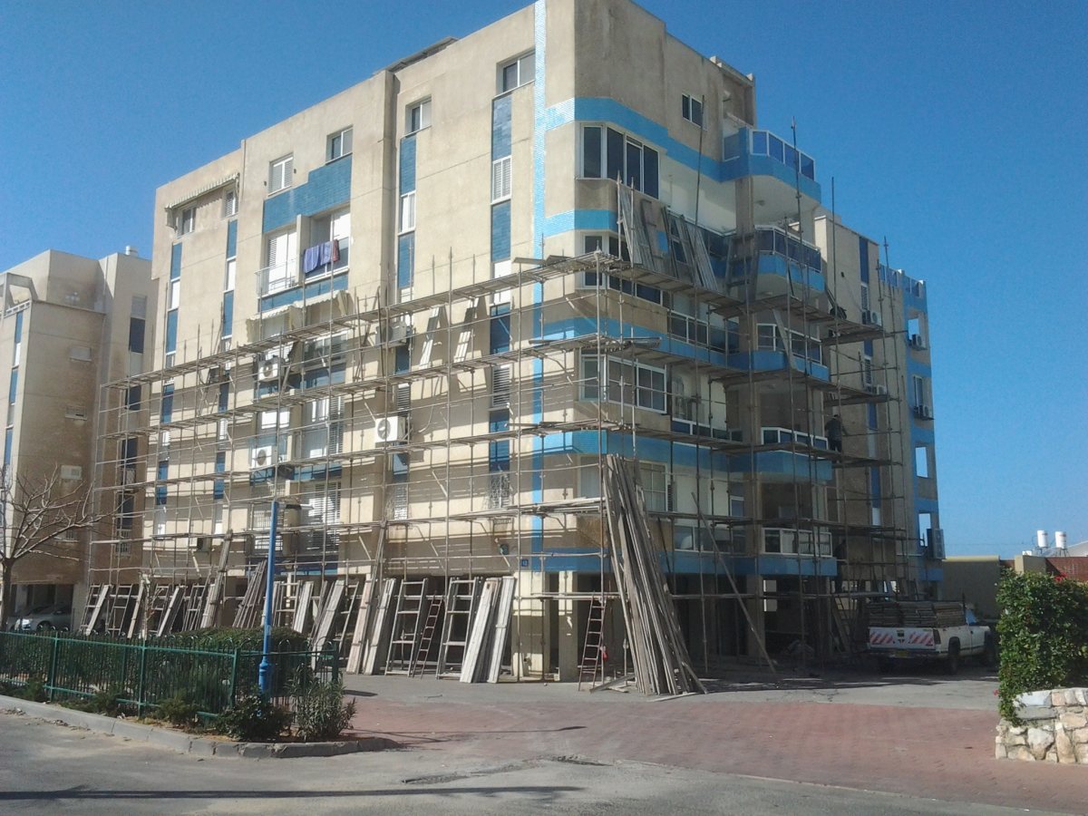 הדולפין 12. מענקים לבניינים מסוכנים