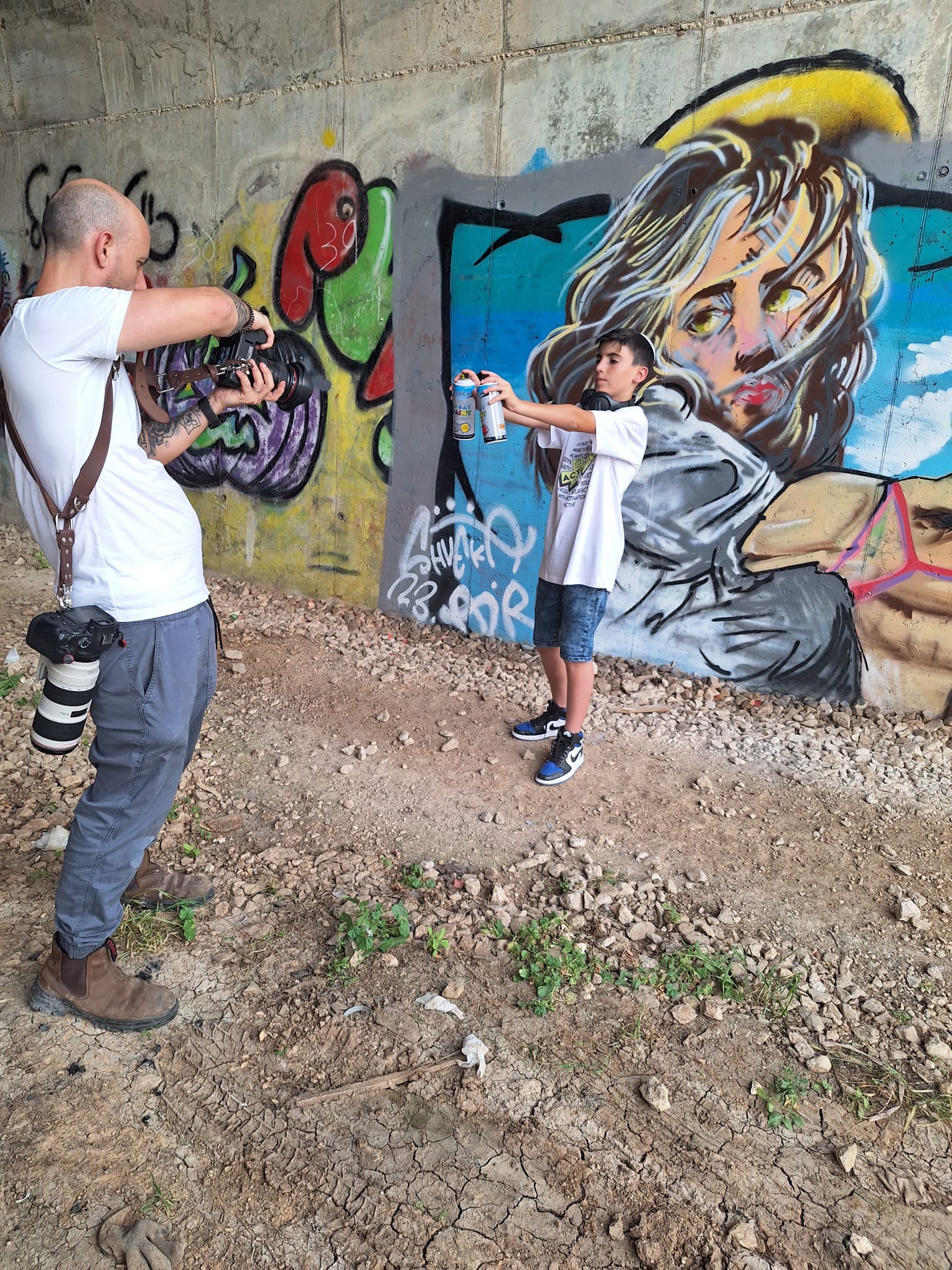 עזר ארויו צלם מגנטים