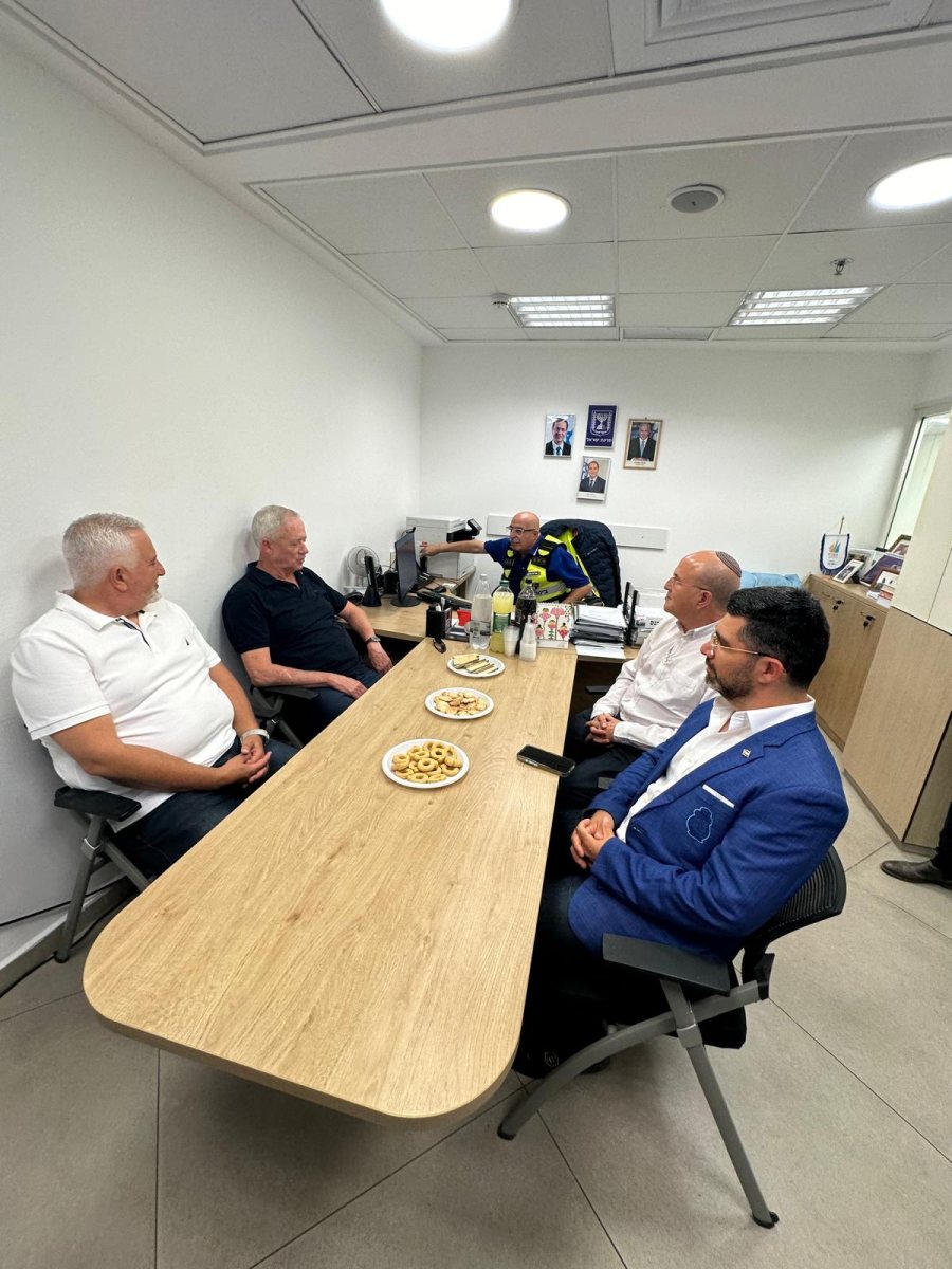 בני גנץ באשדוד