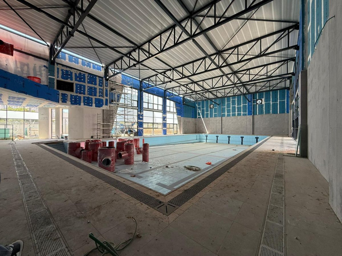 העבודות על בריכת השחיה ברובע ט' - צילום מהפייסבוק של ראש העיר