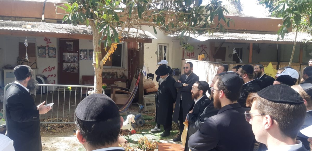 באדיבות המצלם