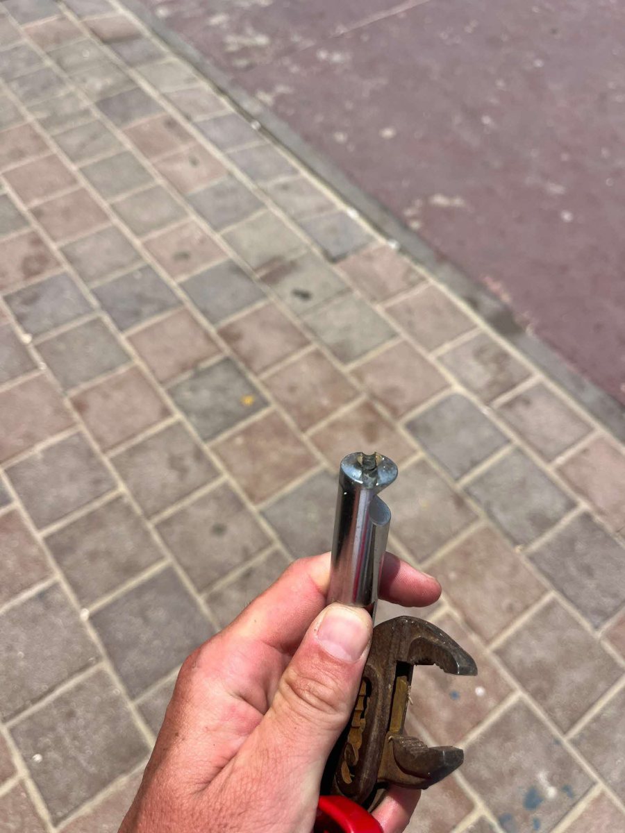 תיקון הברזיות בחוף. שמואל דוד