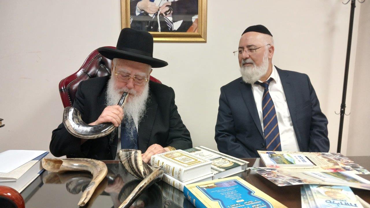 הרב פינטו ויו"ר המועה"ד. א' מיכאלי