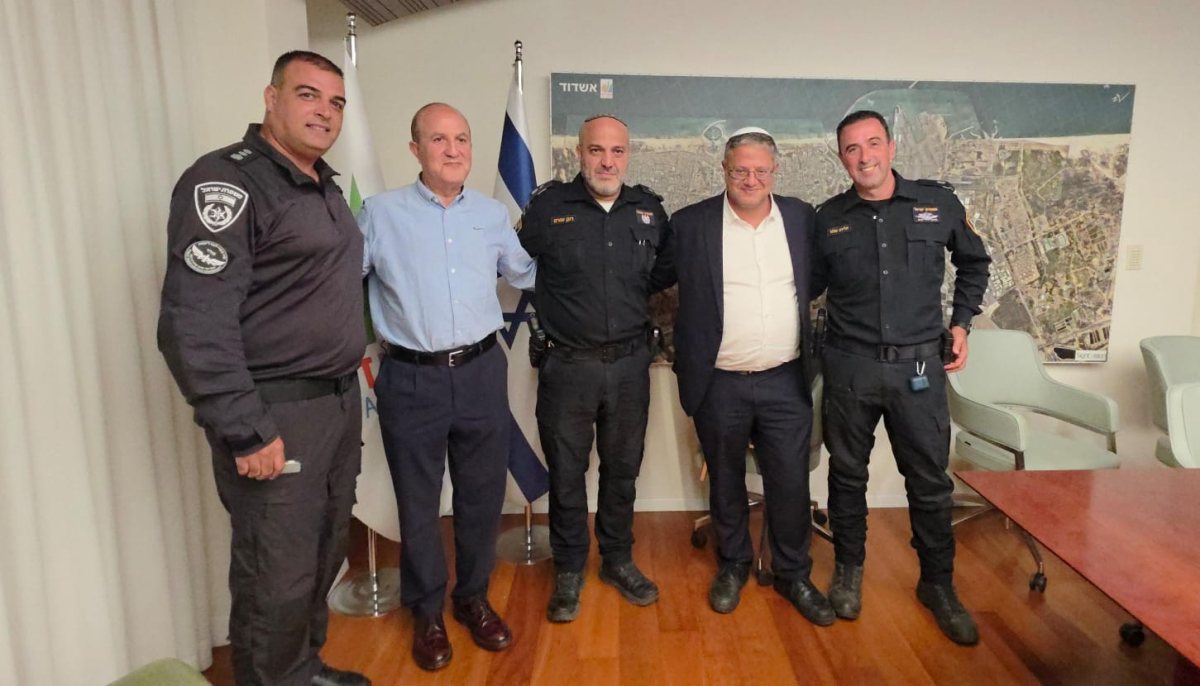 השר בם גביר בביקור באשדוד עם ראש העיר