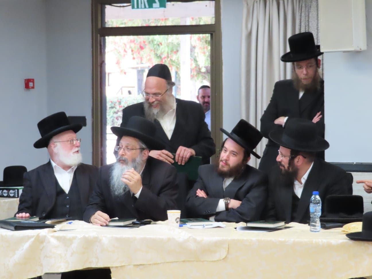 ינקלביץ עם ראשי אגוי בעיר