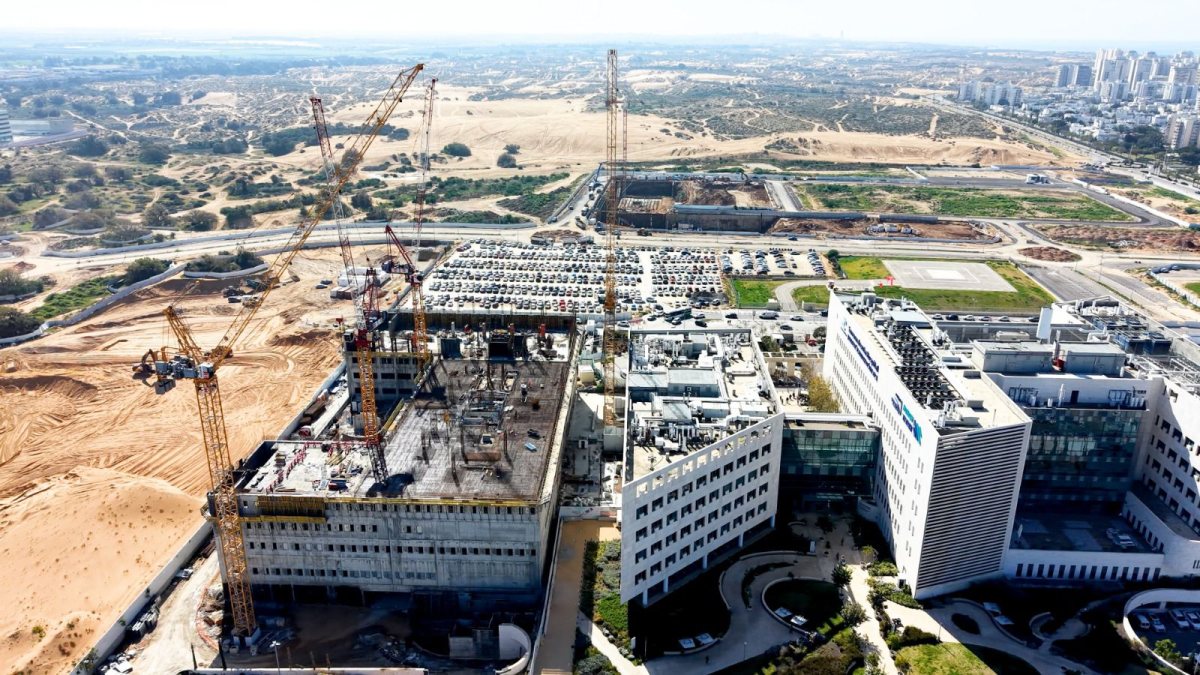בית החולים אסותא בבנייה. צילום מייק אדרי