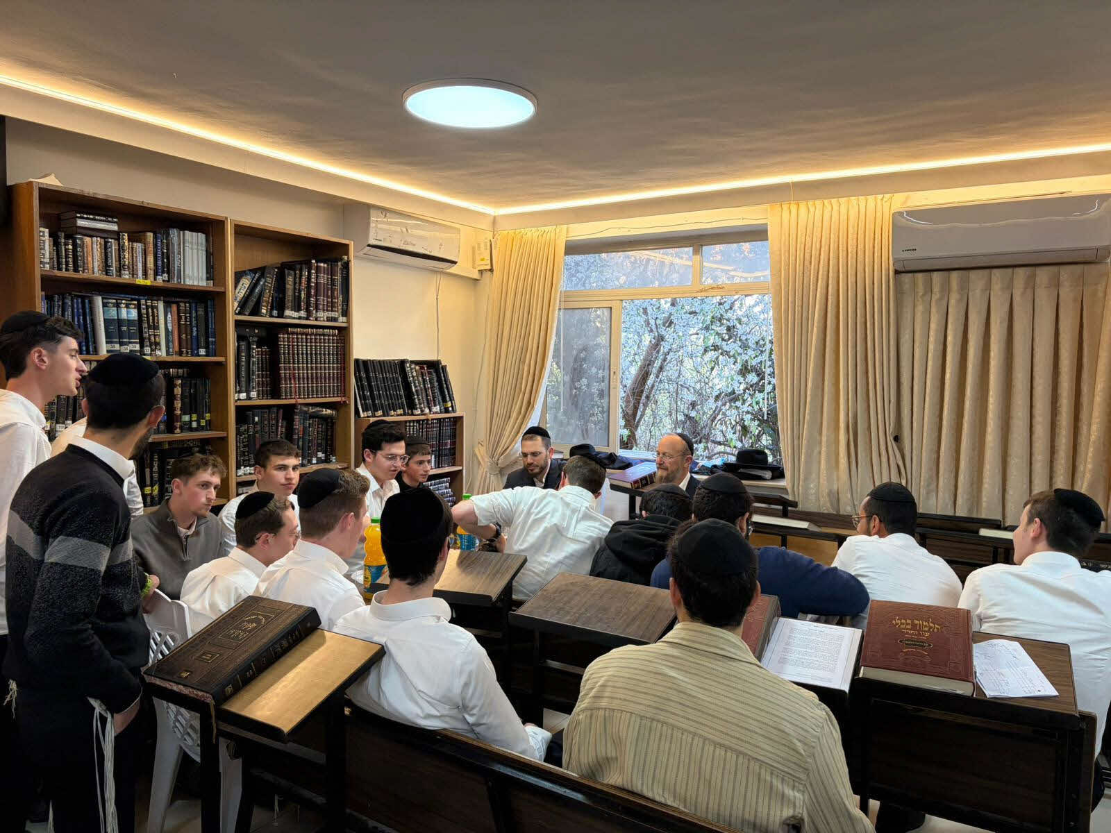 והגית בו. פותחים את המבצע