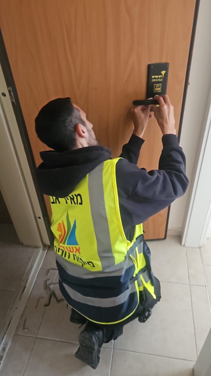 בצילום: מאיר אבו עבוד בפיקוח  חנייה