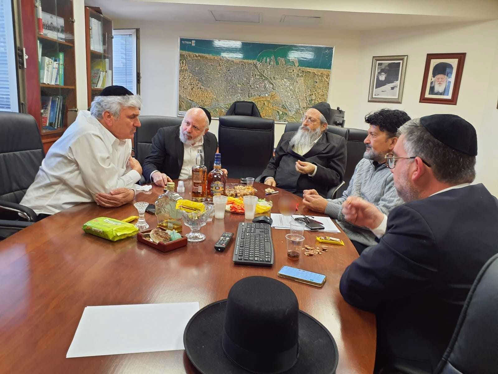 טו בשבט בקומה 5. המצלם