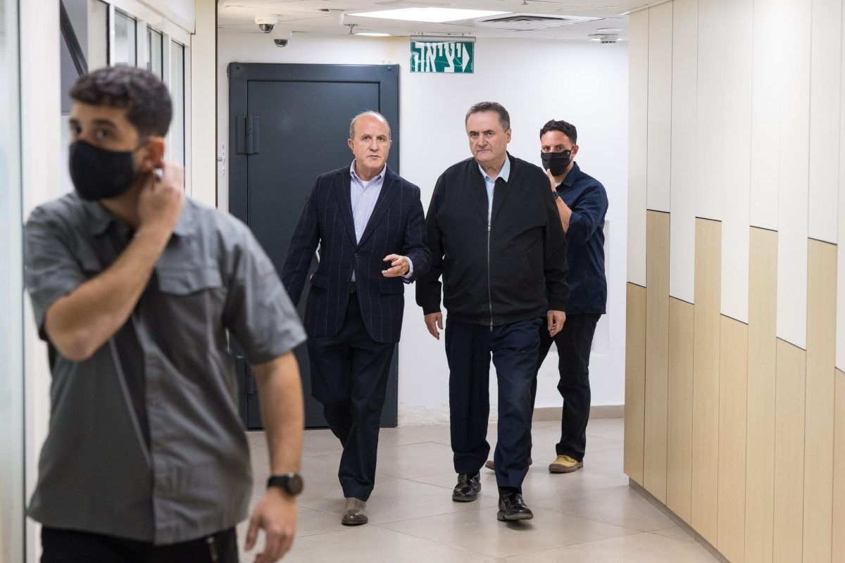 שר הביטחון ישראל כץ וראש העיר ד"ר יחיאל לסרי. צילום: עירית אשדוד