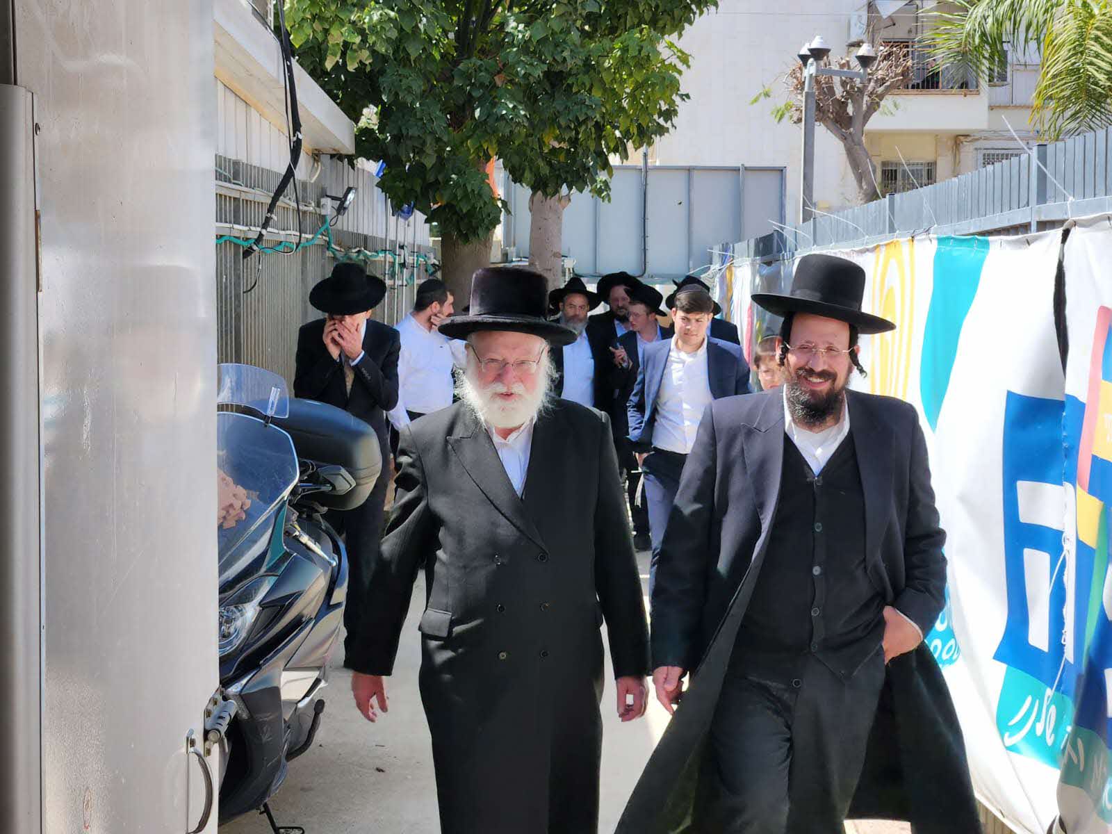 וובר וטננהויז בקבלת הערכות. אשדוד התורנית