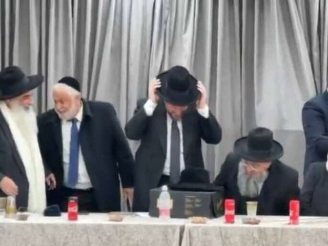 הרב דרעי מתחדש עם הכובע הרבני. אבישי כמיל