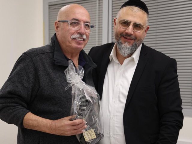 מני אזולאי עם אריה איטח. מהות
