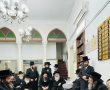 הרבי של אשדוד ניחם את האדמור מביטשקוב היושב 'שבעה' ביפו 