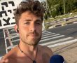 בין אזעקה לאקרובטיקה: אלרועי נצח מורג לא מפסיק להופיע בצמתים גם תחת אש