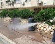 שוטפים את הרובע לכבוד שבת. צילום: מינהלת רובע ג'