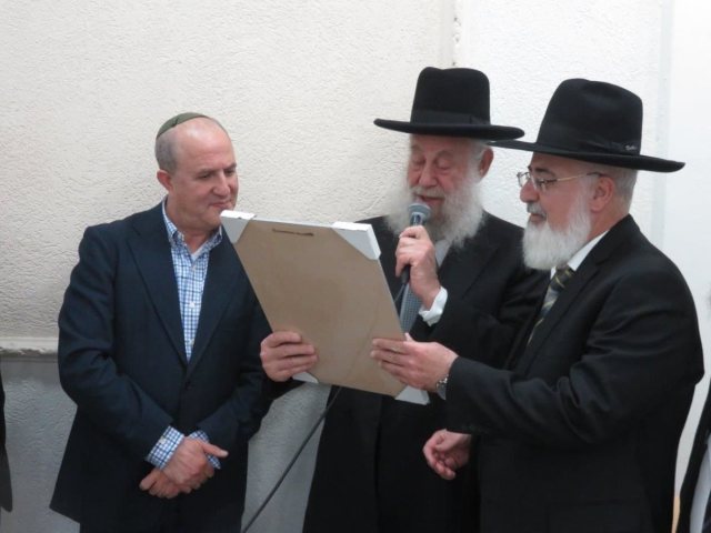 ההבטחה התקיימה. בית הכנסת אושר. הרב שיינין, לסרי ודהן אתמול