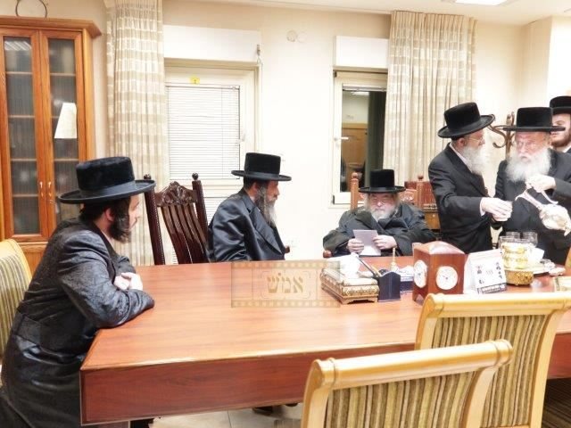 הרבי מפיטסבורג בבעלזא. מ"ק