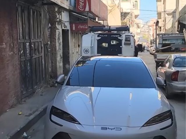 חילוץ הרכבים הגנובים מרמאללה. צילום: דוברות המשטרה