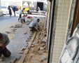 מפרקים את המדרכה ומצרים אותה